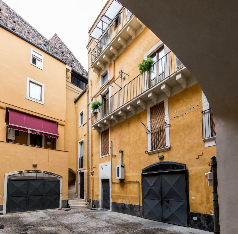 Etnart Gallery House Catania Bagian luar foto