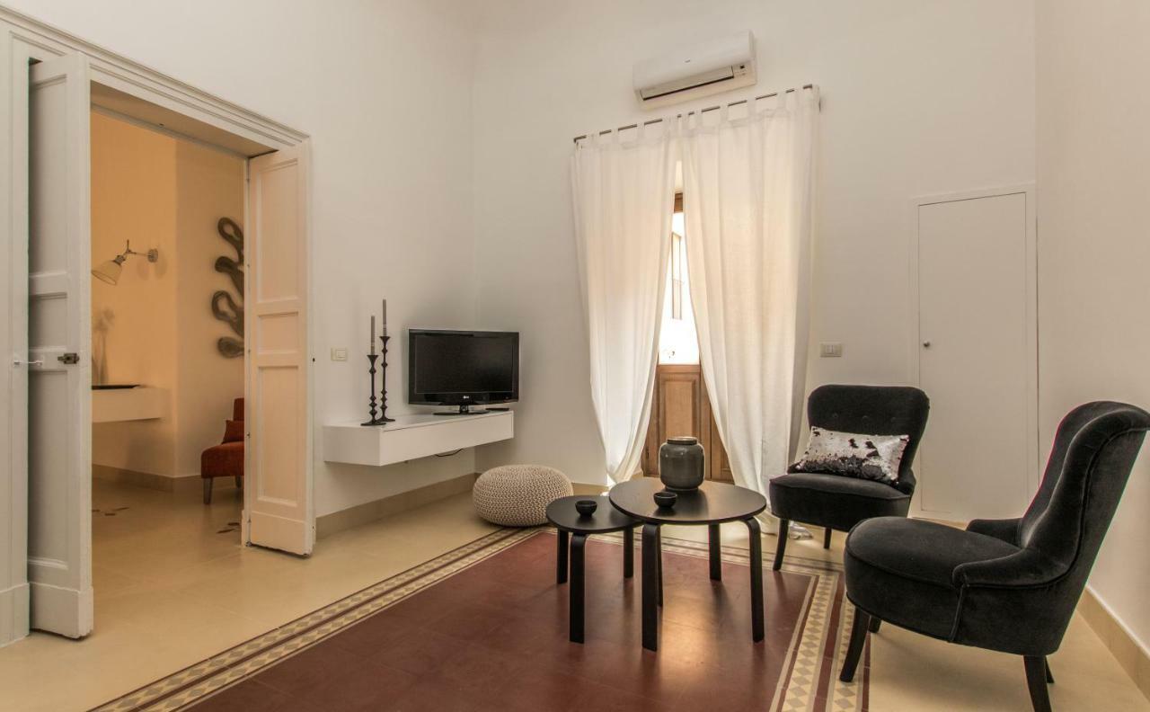 Etnart Gallery House Apartment Catania Bagian luar foto