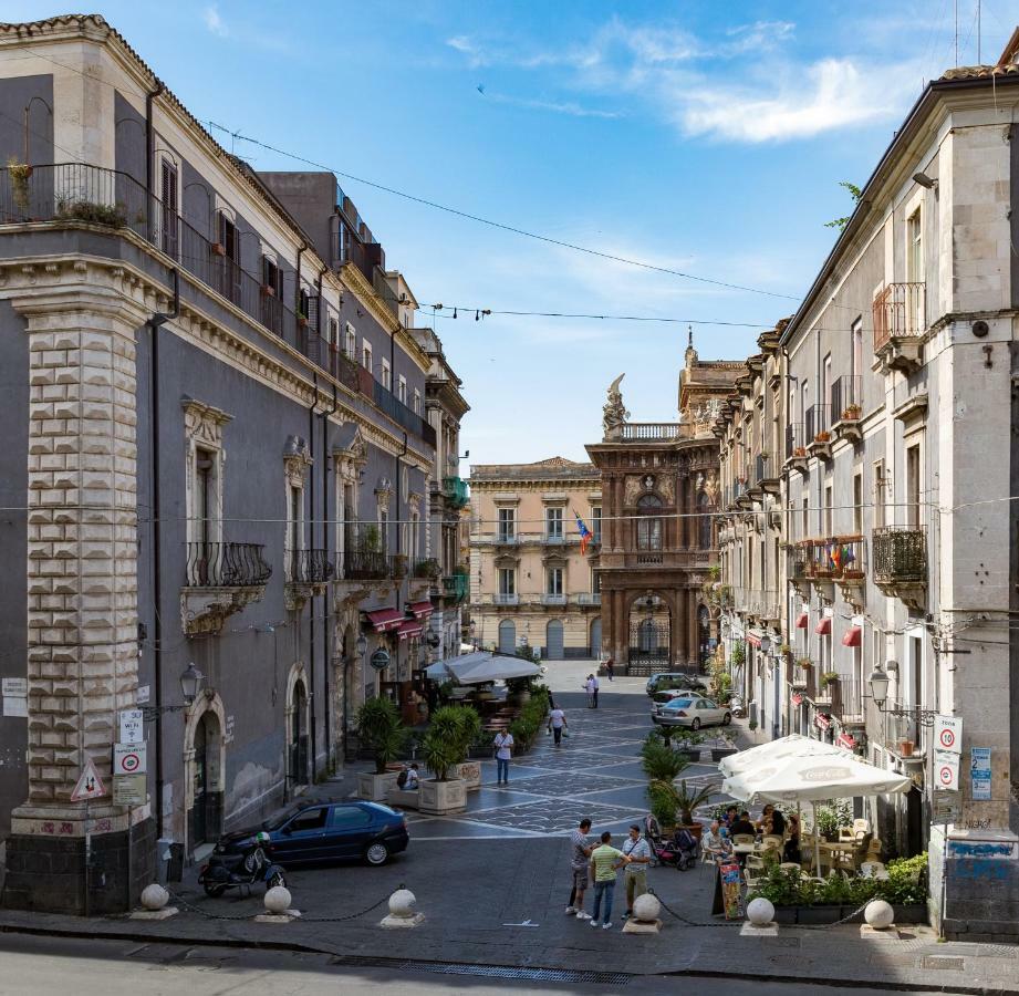 Etnart Gallery House Catania Bagian luar foto