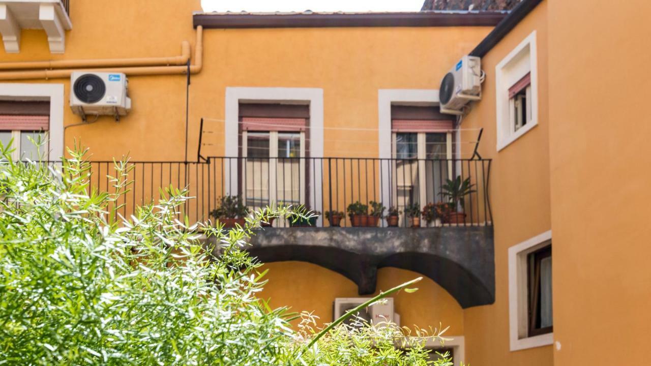 Etnart Gallery House Catania Bagian luar foto